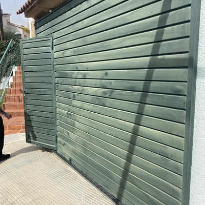 Reparación y pintado de puerta garaje