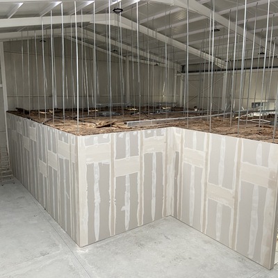 TABIQUES Y TECHOS EN NAVE INDUSTRIAL