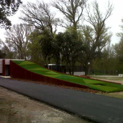 Recubrimiento de fachada con lamas de madera