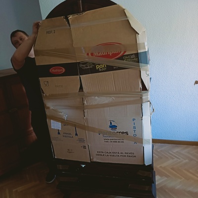 Embalaje en cartón de muebles con cristal empotrado