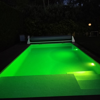 Ilustración piscina RGB