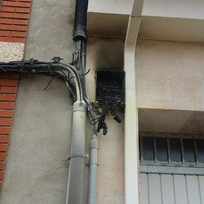 INCENDIO EN CAJA ACOMETIDA