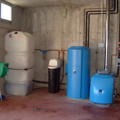 Instal·lació caldera gasoil baix consum BUDERUS