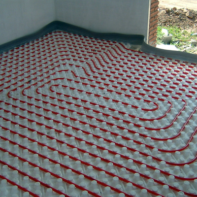Instal·lació terra radiant per calefacció REHAU