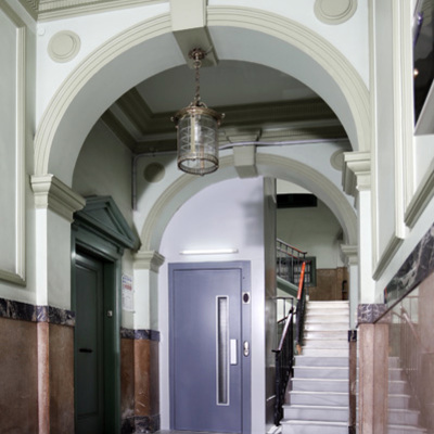 instalación de ascensor en pario interior