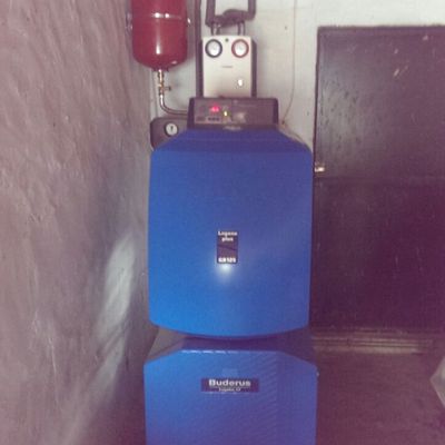 Instalacion de Caldera Buderus con acumulador de 300 litros