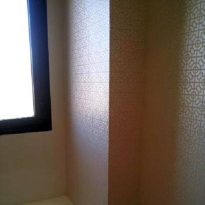 Instalación de Papel Vinilico en Wc