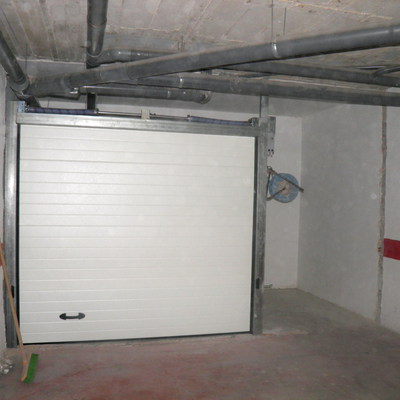 Instalación de puerta en garaje.