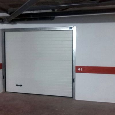 Instalación de puerta en garaje.