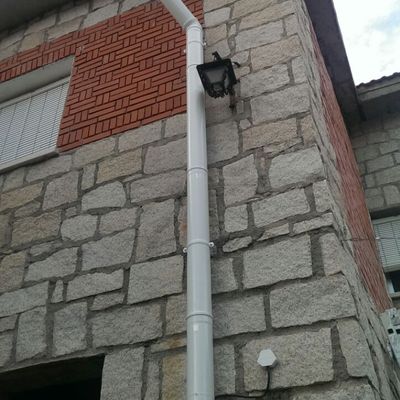 Instalación de salida de humos de caldera en una vivienda unitaria