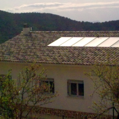 Instalación solar sobre cubierta vivienda unifamiliar