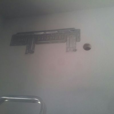 INSTALACIÓN SOPORTES AIRE ACONDICIONADO