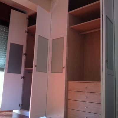 Interior de armario puertas plegables