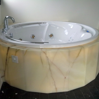 Jacuzzi en onix blanco