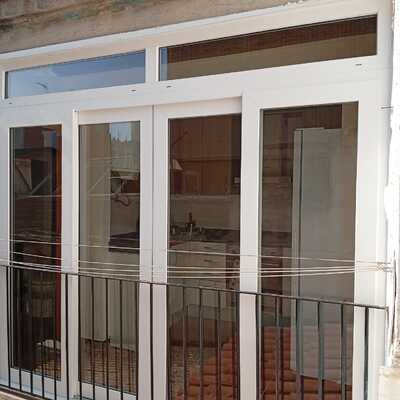 BALCONERA 4 HOJAS CON FIJO SUPERIOR