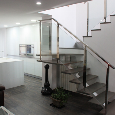 Escalera combinada acero y cristal