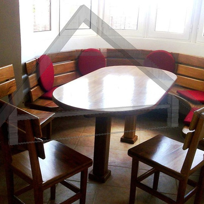 Mesa y sillas de comedor