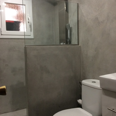 Baño con Microcemento