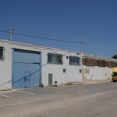 Parte trasera de la Nave industrial