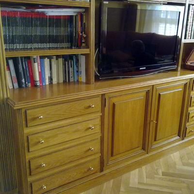 Librería de roble. Estilo clásico.