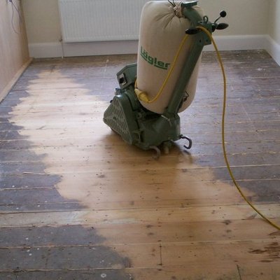 Cepillado parquet.