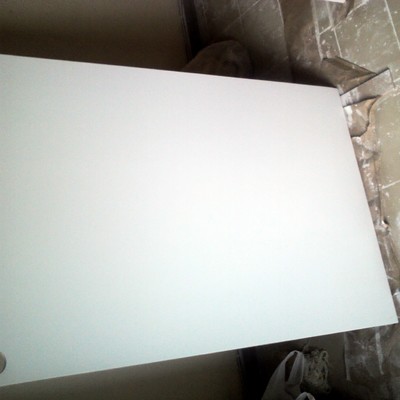 Lijar y pintar puertas.