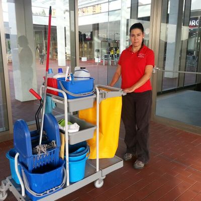 LIMPIEZA DE COMUNIDADES DE VECINOS Y GARAJES