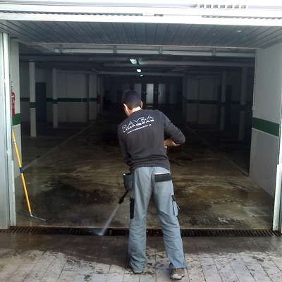 Limpieza de Garajes con Agua a Presion