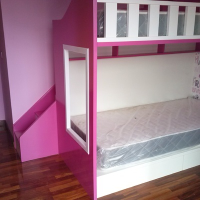 litera con escalera y pasillo practicable