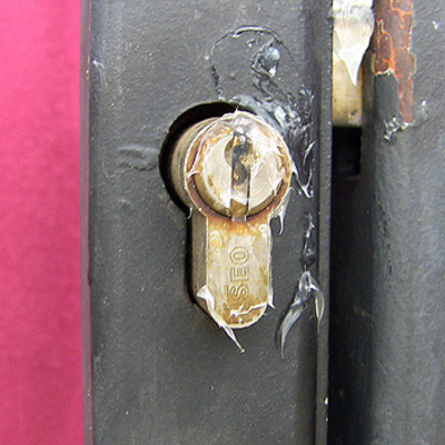 Cerradura con Silicona