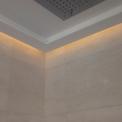 Luz indirecta led bajo falso techo