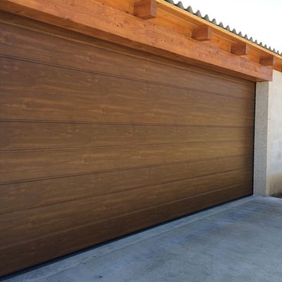 Puerta Seccional Imitación Madera