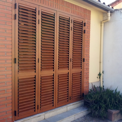 Mallorquina de Aluminio color roble 