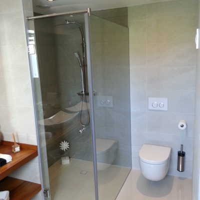 Mampara de ducha angular