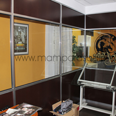 Mampara divisoria en local comercial