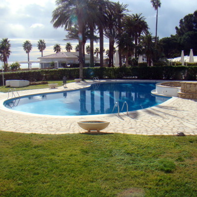 MANTENIMIENTO DE PISCINAS