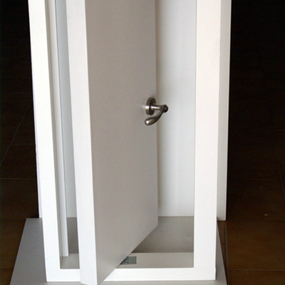 maqueta puerta pivotante