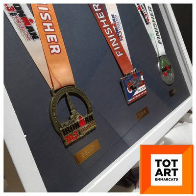 Marco para vitrina con medallas Iron Man