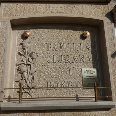 LÁPIDA