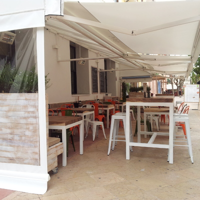 Marquesina con toldos