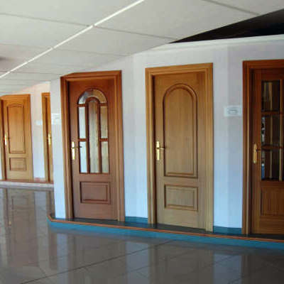 mas de 50 puertas expuestas