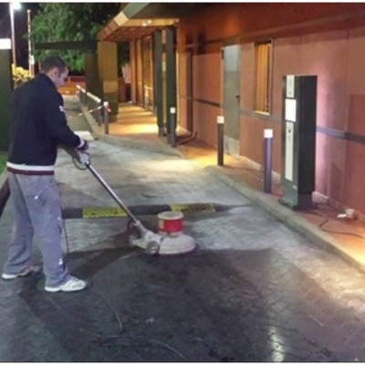 Pintura de señalizaciones Mc. Donalds