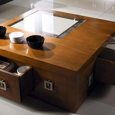 mesa de centro de madera con cajones