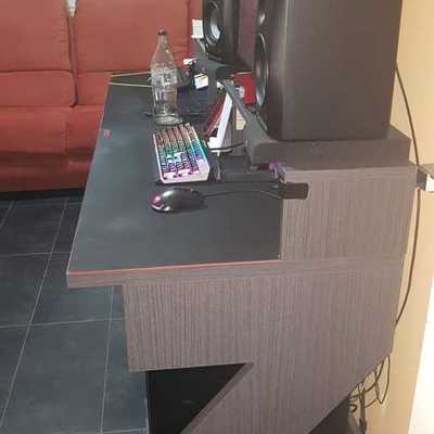 MESA DE ORDENADOR PROFESIONAL