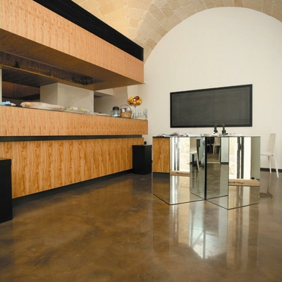 Microcemento en suelo interior