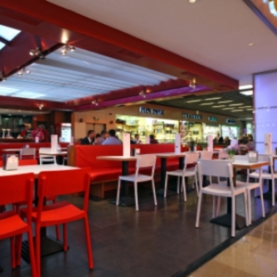 Mobiliario de hosteleria: Silla Lisboa y Mesa Net