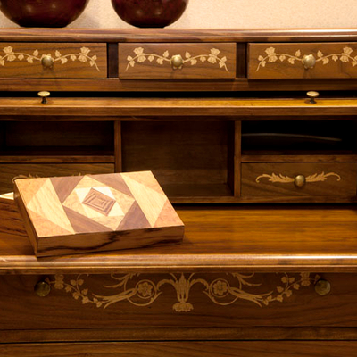 Moble amb marqueteria