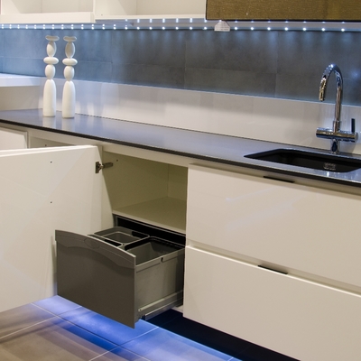 Modelo Area, detalle cubo de basura reciclaje extraible