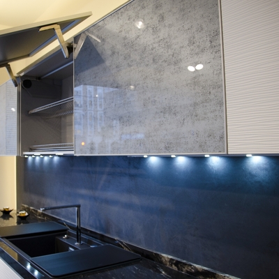 Modelo Onda, detalle mueble alto abatible