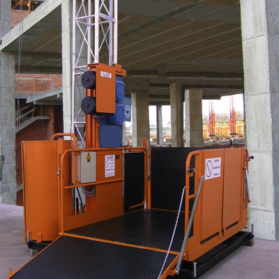 MONTACARGAS DE CREMALLERA